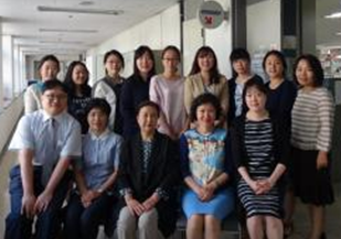 015년 5월 약리학 실험실에서 배영숙 명예교수님과 함께 