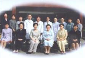 이화대학병원 마취과 전공의 수료 기념 사진 사진 4. (2002. 2. 28 촬영)