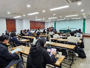 [20260414] 해외학자 초청강연 - Professor Andy Hamilton (Durham University of UK) 대표 이미지