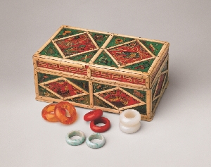 Rings and Box Decorated with Painted Ox Horn Sheet 대표 이미지