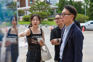 어둠을 넘어 환희로-제13회 통일교육주간 대표 이미지